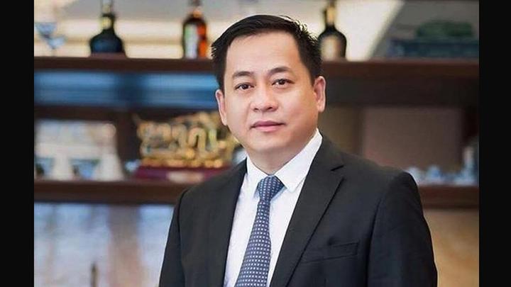 Triệu Lộ Tư cắt phăng mái tóc - Cảm hứng video marketing từ Hotspot Matrix